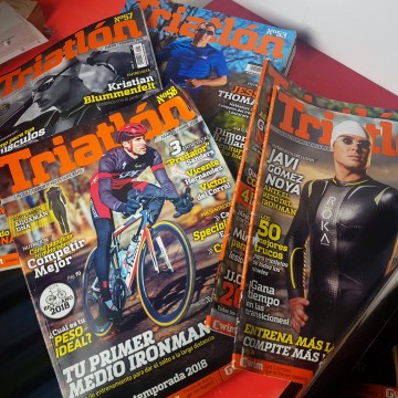 Lote 11 revistas triatlón ciclismo atletismo natación