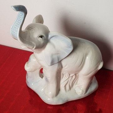 2.50 € Elefante la suerte porcelana con la trompa hacia arriba