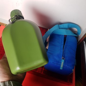 2 € Cantimplora con funda isotermica Campingaz y correa para colgar