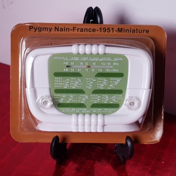 Colección radios de antaño miniatura Pygmy Nain France nueva
