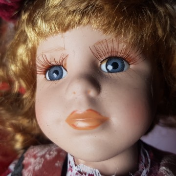 10 € Antigua muñeca de cerámica ojos de cristal
