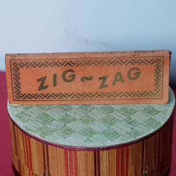 Antigua libreta papel de fumar zig zag 125 / 75 hojas años 40