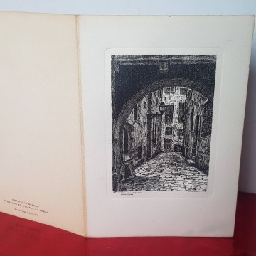 POSTAL VINTAGE CON GRABADO CARRER DEL POU DE L'ESTANC BARRI GOTIC.