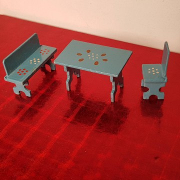 Juego mobiliario casa de muñecas antiguo mesa silla banco de madera