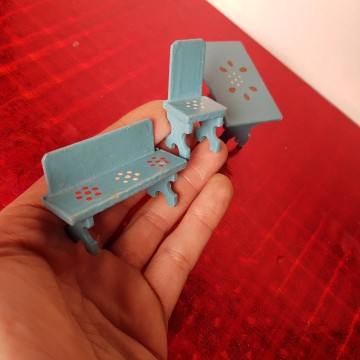 Juego mobiliario casa de muñecas antiguo mesa silla banco de madera
