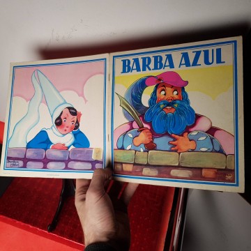 Antiguo cuento infantil Barba Azul ilustraciones Beatrice Mallet hemma