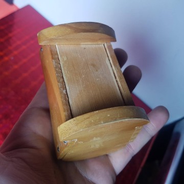 Antigua cuna mecedora para muñeca en miniatura de madera 2. 50 €