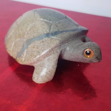 Pequeña tortuga de la suerte de piedra verde decorativa 2 €