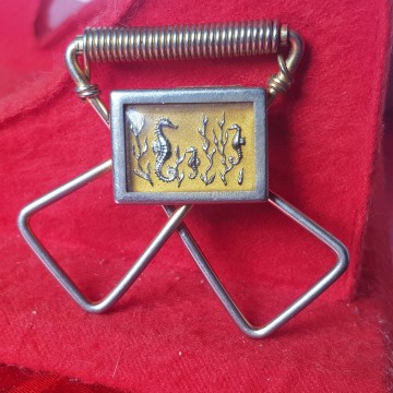 Pinza sujetapapeles vintage con miniatura cuadro caballito de mar