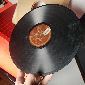 Disco de pizarra el huésped del sevillano Marcos Redondo barítono