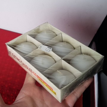 Caja con 6 velas de té color blanco 1 €
