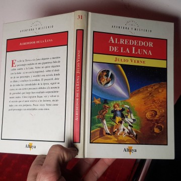 Alrededor de la luna biblioteca de aventura y misterio 31 Altaya