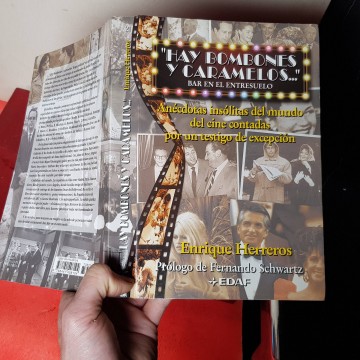 Hay bombones y caramelos bar en el entresuelo Enrique Herreros libro