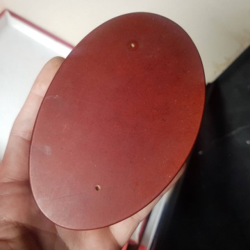 Peana de madera para figura madera granate pedestal forrada terciopelo