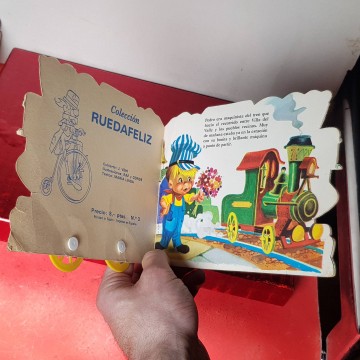 Colección rueda feliz 8 el tren cuento troquelado antiguo cuentos