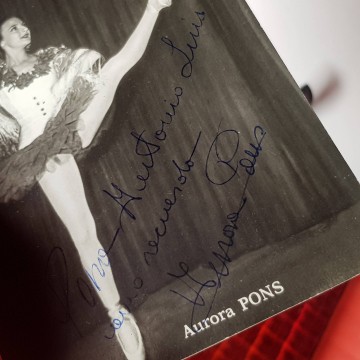Fotografía Aurora Pons bailarina autógrafo firma dedicatoria firmada