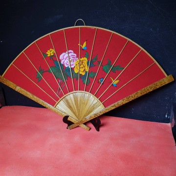 Abanico artesanal decorativo para colgar pintado a mano grande