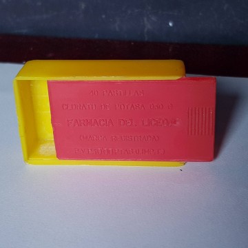 Caja vacía 40 pastillas clorato potasa farmacia del liceo antigua