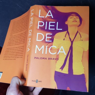 La piel de mica paloma Bravo novela libros descatalogados librería