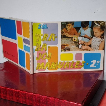 Trabajos manuales 2° S. M. Libro de manualidades antiguo librería