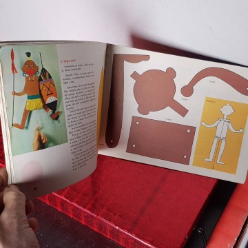 Trabajos manuales 2° S. M. Libro de manualidades antiguo librería