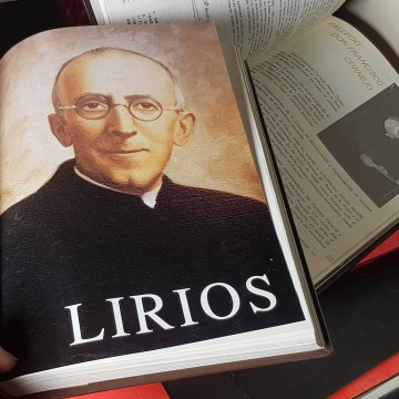 Revista lirios alianza de Jesús por María revistas teología antiguas