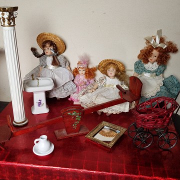 Lote muñecas de porcelana victorianas balancín columna casa de muñecas