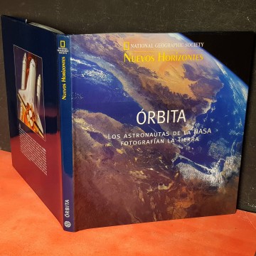 Órbita los astronautas de la NASA fotografía en la tierra astronomía
