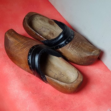 Almadreñas antiguas de madera y cuero negro antiguos zuecos talla 23
