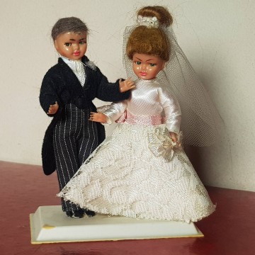 Pareja de novios antigua años 60 de celuloide recién casados figuras