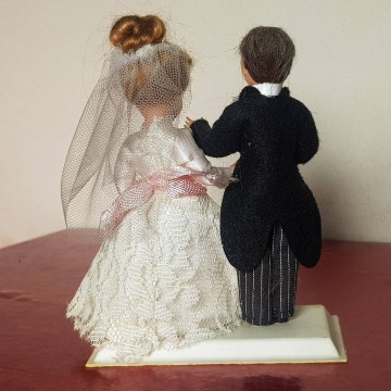 Pareja de novios antigua años 60 de celuloide recién casados figuras