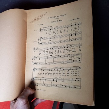 Partitura Josep Sancho marraco firmada firma cançons escolars infants