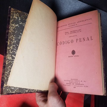 Código Penal de 1928 edición official editorial Reus libro Derecho
