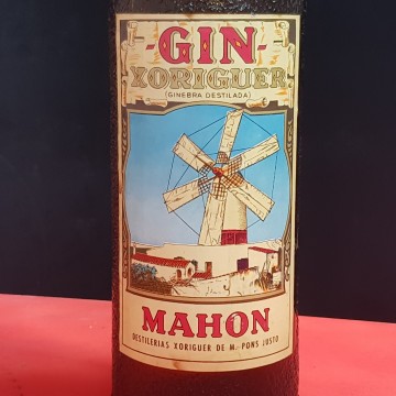 Botella vacía Gin Xoriguer Mahon..