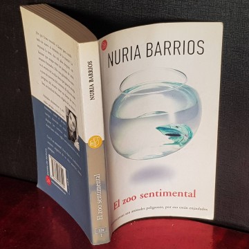 Novelas usadas antiguas libreria El zoo sentimental, Nuria Barrios