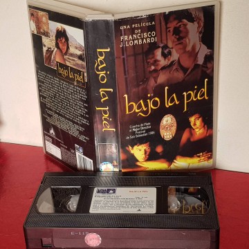 peliculas VHS descatalogadas raras rarezas Bajo la piel, VHS. Lombardi