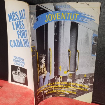 Papers de Joventut, 2 revistes antigues en catala descatalogades