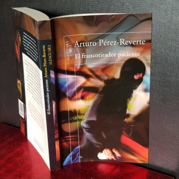 El francotirador paciente, Arturo Pérez Reverte alfaguara librería