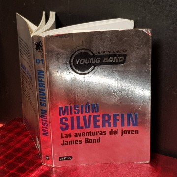 Las aventuras del joven James Bond, misión Silverfin novela juvenil