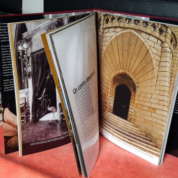 OBSESIÓN POR LA MATERIA, EL DESAFÍO DE ANTONI GAUDÍ libro modernismo