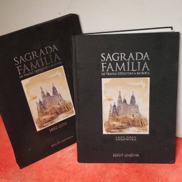SAGRADA FAMILIA DE TEMPLE EXPIATORI A BASÍLICA. edició limitada llibre