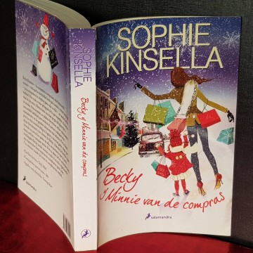 BECKY Y MINNIE VAN DE COMPRAS, SOPHIE KINSELLA.