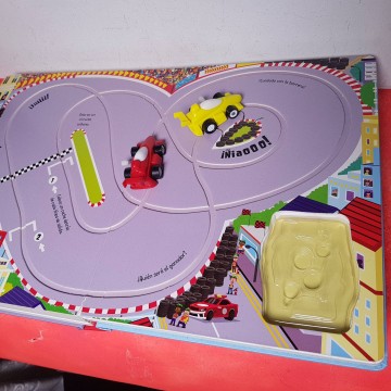 JUEGA CON EL LIBRO DE LOS... COCHES DE CARRERAS libro interactivo