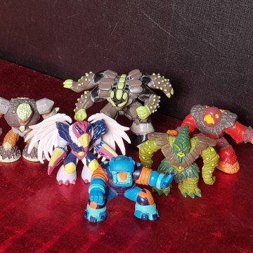 LOTE 6 FIGURAS GORMITI, PVC.