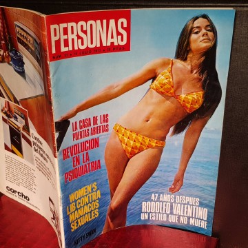 PERSONAS, 33.