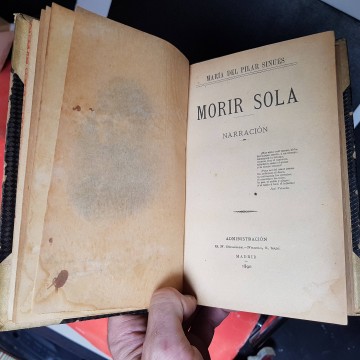 MORIR SOLA, MARÍA DEL PILAR SINUÉS.