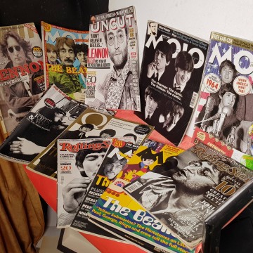 LOTE DE 12 REVISTAS THE BEATLES.