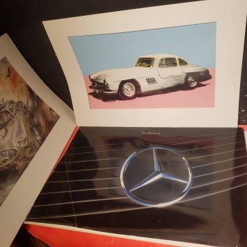 3 CARTELES MERCEDES-BENZ, LA EDICIÓN SL.