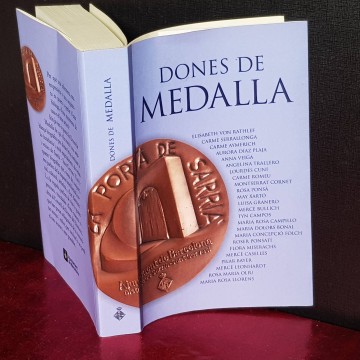 DONES DE MEDALLA.