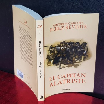 EL CAPITÁN ALATRISTE, ARTURO Y CARLOTA PÉREZ REVERTE.